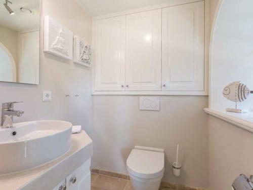 Ocean House - image 10