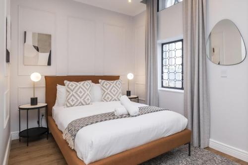 Stylish Studio Living in Venice House