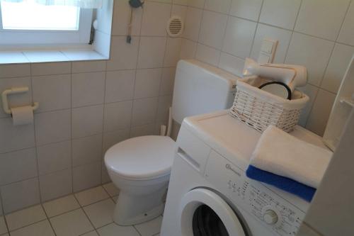 Three-Bedroom House image 4