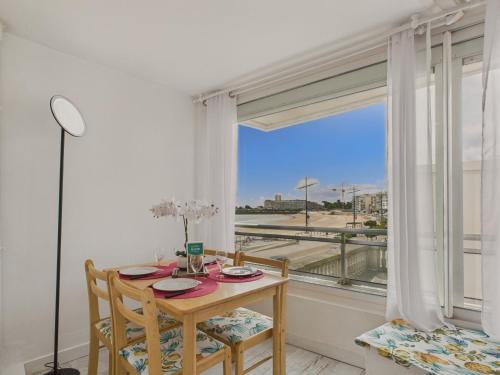 Apartment room in Vue mer - Appartement pour 2 adultes 2 enfants