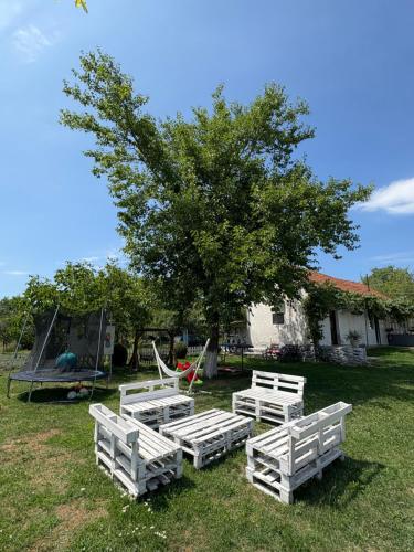 Casa De Sub Deal in Retezat