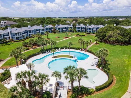 Memories Await, A Beautiful, Ocean View Villa featuring a wet bar, flat screens and wifi, villa in Georgetown, USA