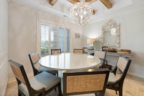 Memories Await, A Beautiful, Ocean View Villa featuring a wet bar, flat screens and wifi, villa in Georgetown, USA