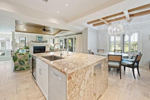 Memories Await, A Beautiful, Ocean View Villa featuring a wet bar, flat screens and wifi, villa in Georgetown, USA