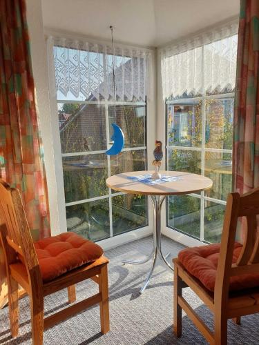 Two-Bedroom House image 5