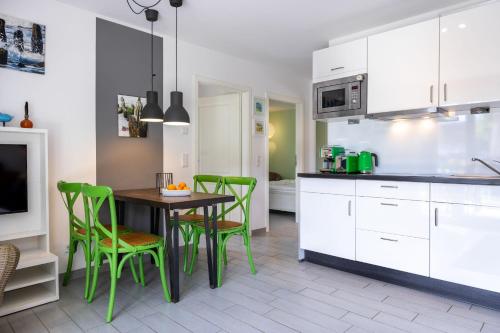 Two-Bedroom Apartment with Terrace room in Ferienwohnung Hummelflug OFC 01