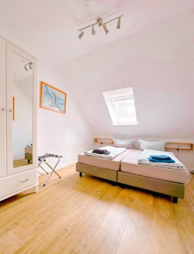 Apartment with Balcony image 5