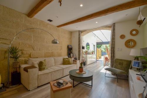 Maison indépendante Piscine Jardin Climatisation gîte à louer Bezouce