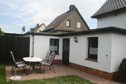 Two-Bedroom House image 3