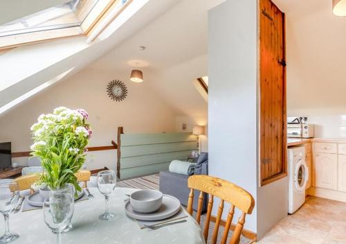 The Ducks - Gorgeous Norfolk Upside down Cottage - with Lazy Spa in Whissonsett