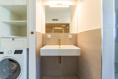Two-Bedroom Apartment with Balcony image 1