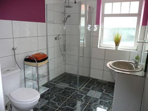 One-Bedroom Apartment with Terrace image 3