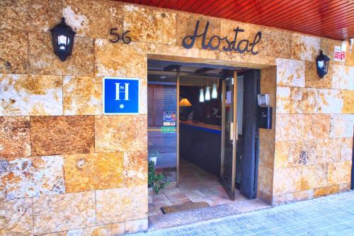  Hostal Isabel, Pension in Blanes