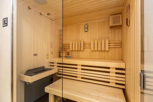 Two-Bedroom Apartment with Balcony image 3