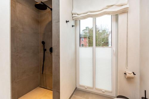 Two-Bedroom Apartment with Balcony image 5