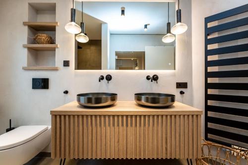 Two-Bedroom Apartment with Balcony image 6