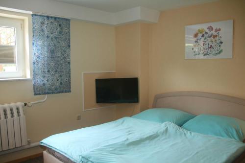 Apartment with Shower image 4