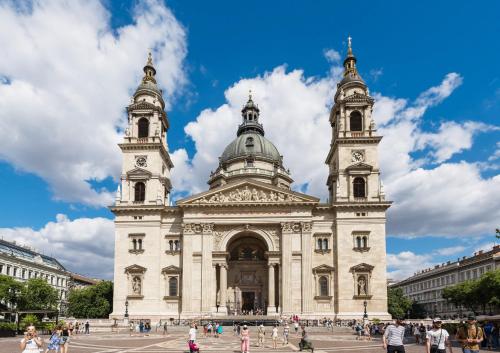 Trendy Design Apartment- 1 BR- AC