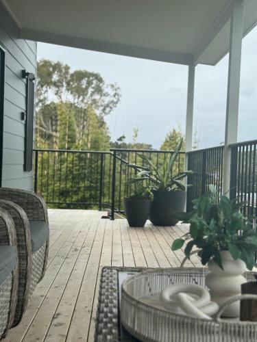 2BR Charlestown Guesthouse Coastal Views Breakfast in 查爾斯鎮