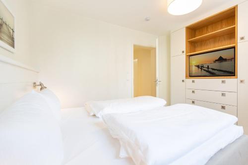 Two-Bedroom Apartment with Balcony image 9