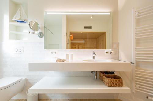 Two-Bedroom Apartment with Balcony image 3