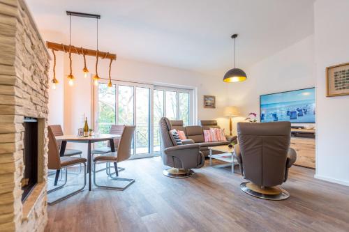 Two-Bedroom Apartment with Balcony room in Quartier Eichenweg App 7