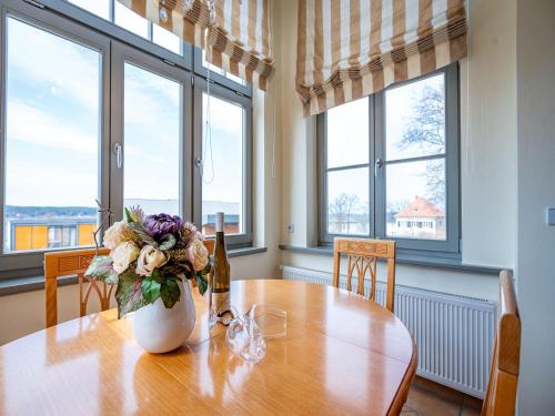Two-Bedroom Apartment with Balcony image 10