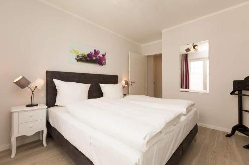 Two-Bedroom Apartment with Balcony image 10