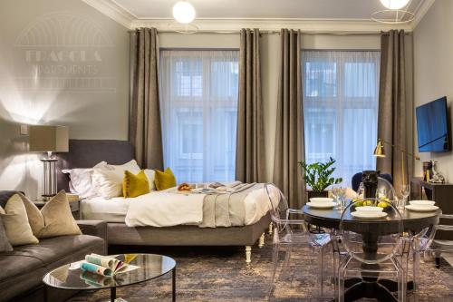 Fragola Apartments Old Town Room Type - Moonstone 2-Bedroom 2 minutes to Main Square (20 Szpitalna Street)