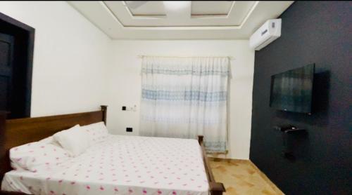 Privacy & Comfort Your Home Away From Home- 2 Bedroom House Free WiFi close to Santasi-Kumasi, Кумаси (фото 5)