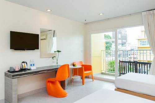 room detail thumbnail 0