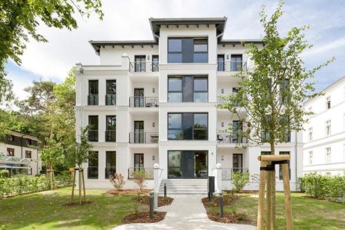 One-Bedroom Apartment with Balcony image 1