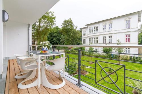 One-Bedroom Apartment with Balcony image 3