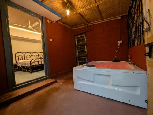 Major's Retreat near Innovative Film City