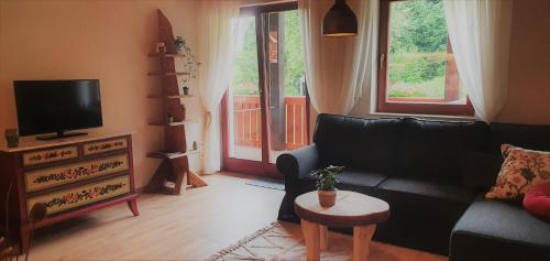 1 queen bed, 1 sofa bed