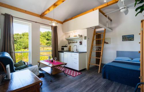 Gorgeous Home In Omis in Kucice