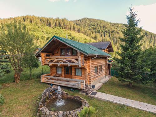 La Conacul Dintre Munți (La Conacul Dintre Munti) in Frasin