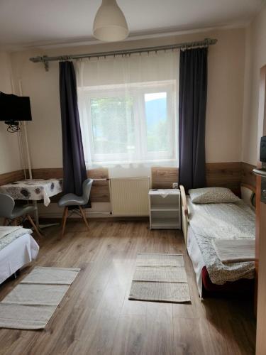 2 twin beds