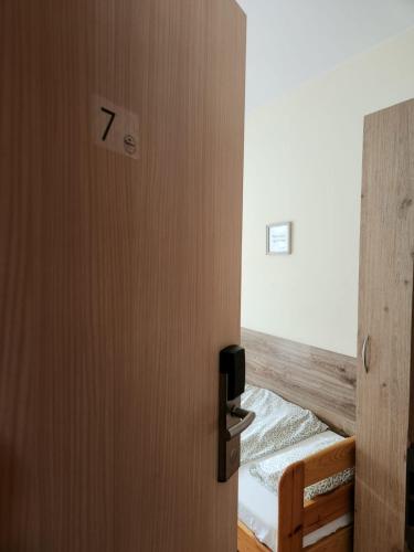 2 twin beds