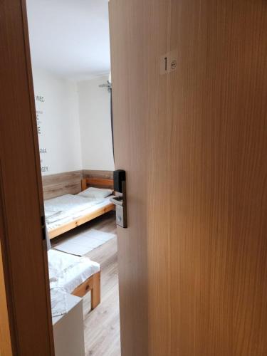 3 twin beds