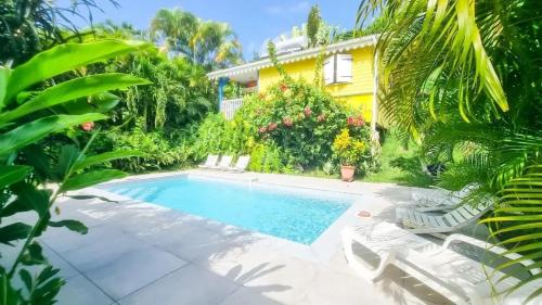 Appartement spacieux au Diamant, 150 m² avec piscine - Location saisonnière - Le Diamant