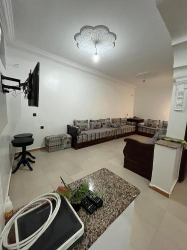 편의 시설/서비스, Maria House in 아인 하우지