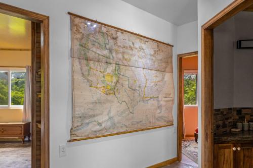 Home in Roatan in Parrot Tree