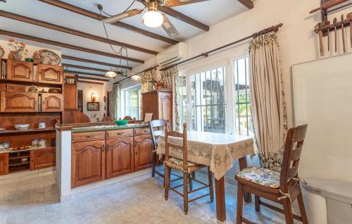 Three-Bedroom Holiday Home  image 10