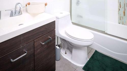 Spacious 3BR Retreat Near Times Square, New York (Foto 3)