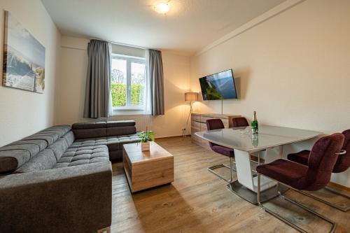 2 bedrooms, 3 beds