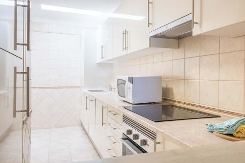 One-Bedroom Duplex Aparment with Balcony image 7