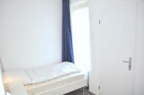 One-Bedroom Apartment image 5