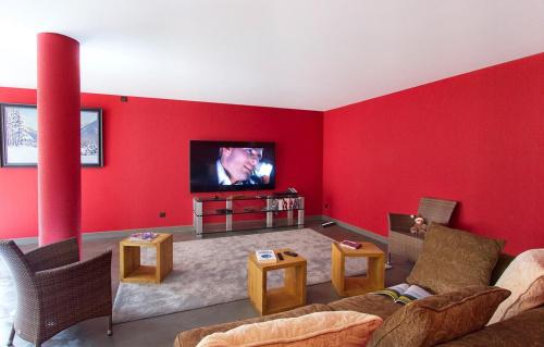 Chalet Norma by Leavetown Vacations - image 2