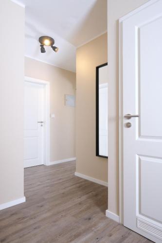 One-Bedroom Apartment with Balcony image 3